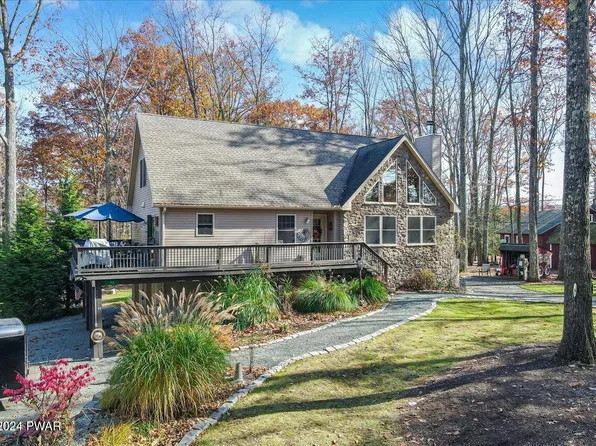 72 Summit Cir, Lakeville, PA 18438