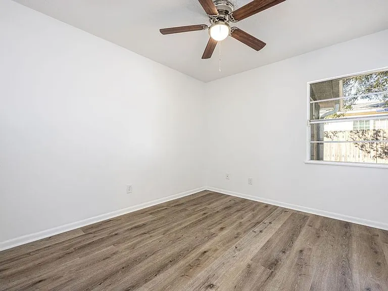 1013 Holton Ave #2 — Photo 15