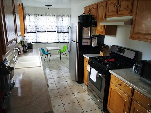 3rd image of 3084 Fashion Ave