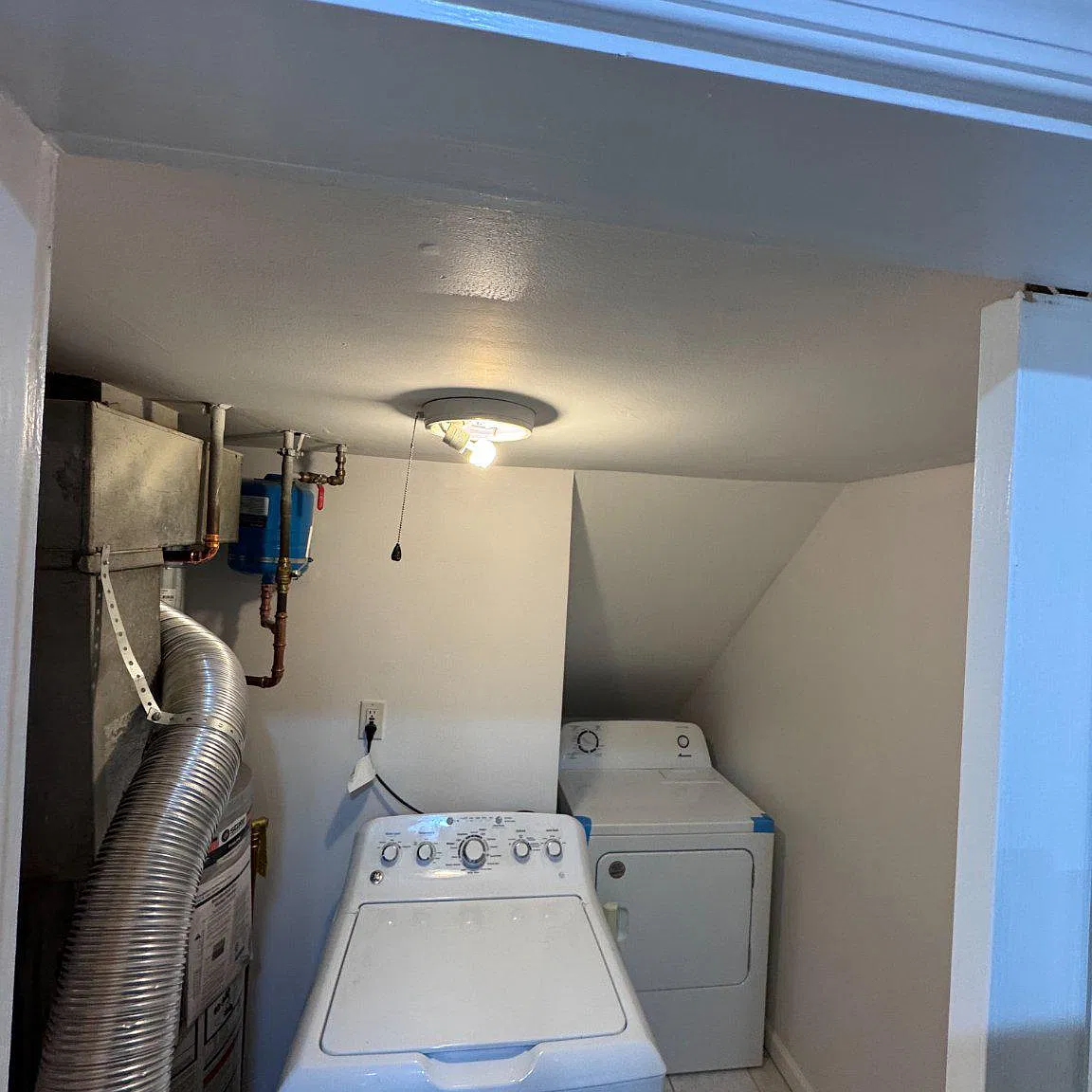 3 bed, 1.5 bath, 1224 sqft, $2,500 — Photo 3