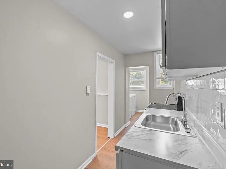 3427 Ravenwood Ave — Photo 10