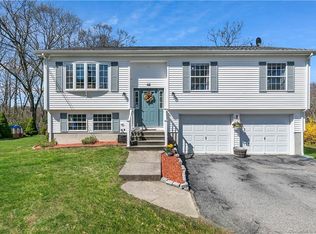 68 Bloomingdale Rd, Quaker Hill, CT 06375