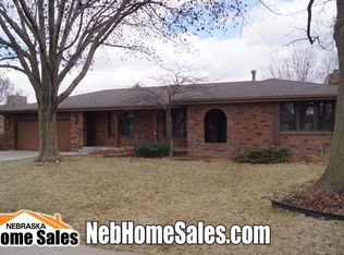 7521 Whitestone Dr, Lincoln, NE 68506