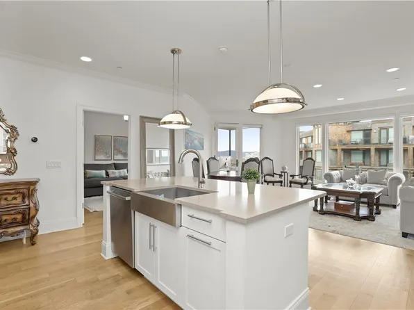 18 Rivers Edge Drive #305, Tarrytown, NY 10591