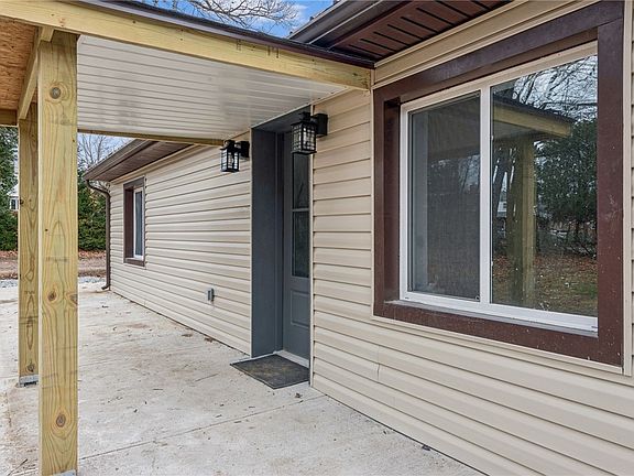 3rd image of 4531 Ridgeview Dr