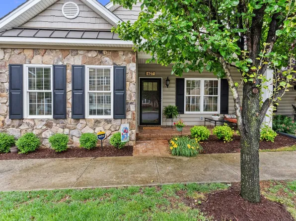 627 Capstone Dr, Lynchburg, VA 24502