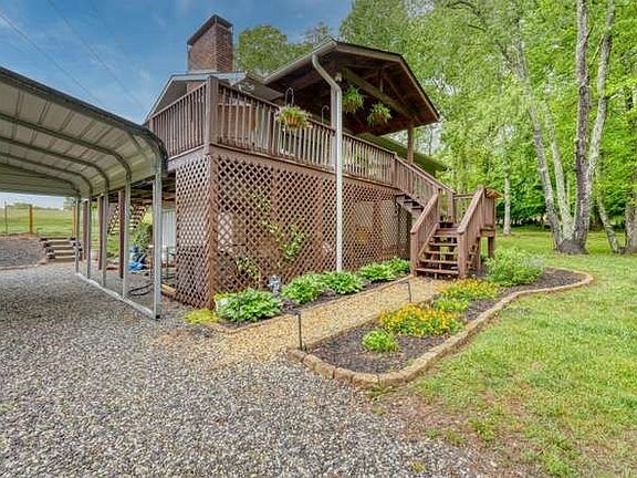 4th image of 455 Forest Cir