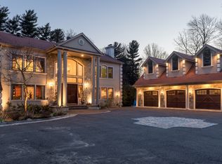 50 Twin Ponds Ln, Syosset, NY 11791