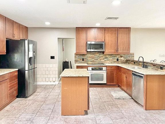 4th image of 5846 Wyoming Ave
