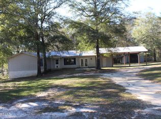 903 Ocheessee Landing Rd, Grand Ridge, FL 32442