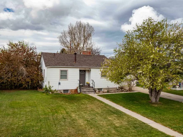542 S Day St, Powell, WY 82435