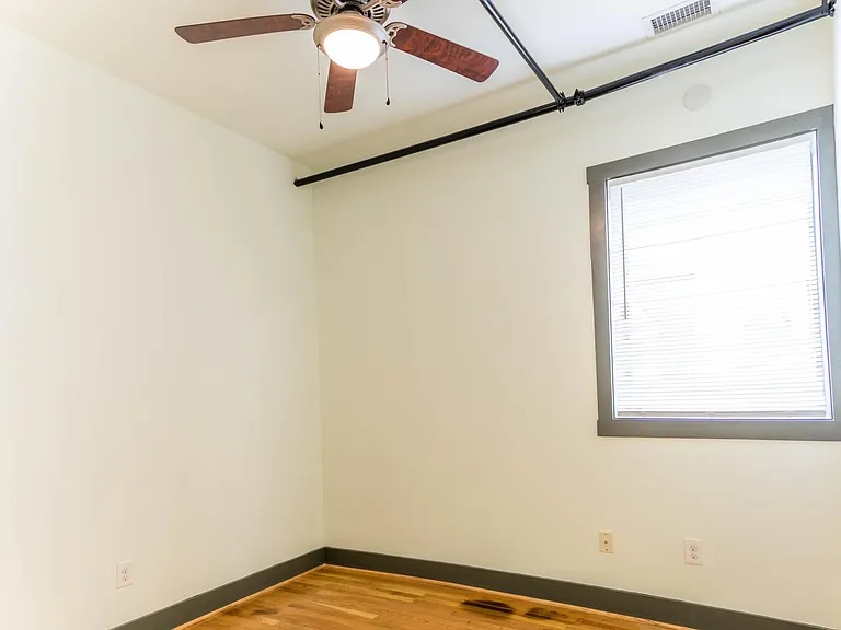207 N 3rd St #4 — Photo 7