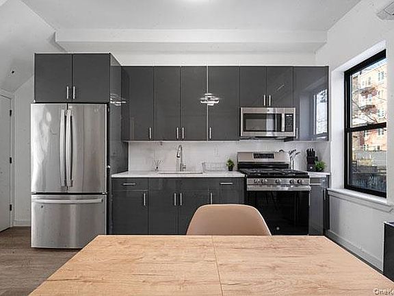 3rd image of 155 Clifton Pl