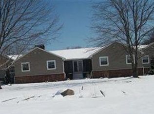 2042 Howland Wilson Rd, Cortland, OH 44410