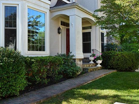 3rd image of 2908 Langholm Pl