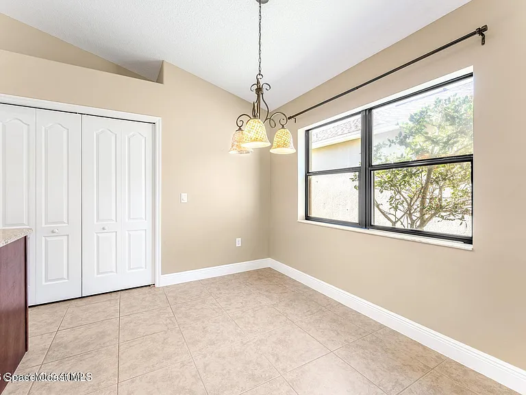 3084 Constellation Dr — Photo 14