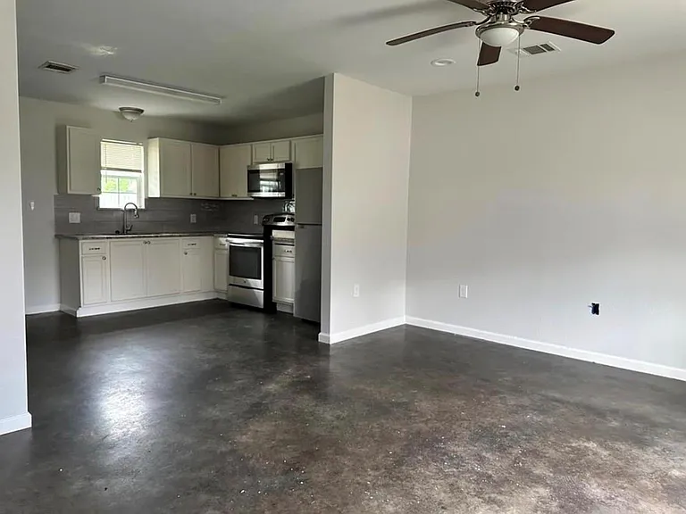 907 FM 2830 Rd S — Photo 11