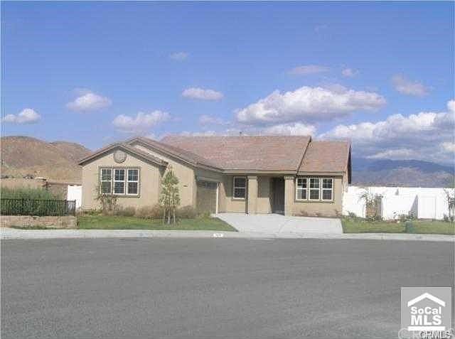 1st image of 123 Lily Ln