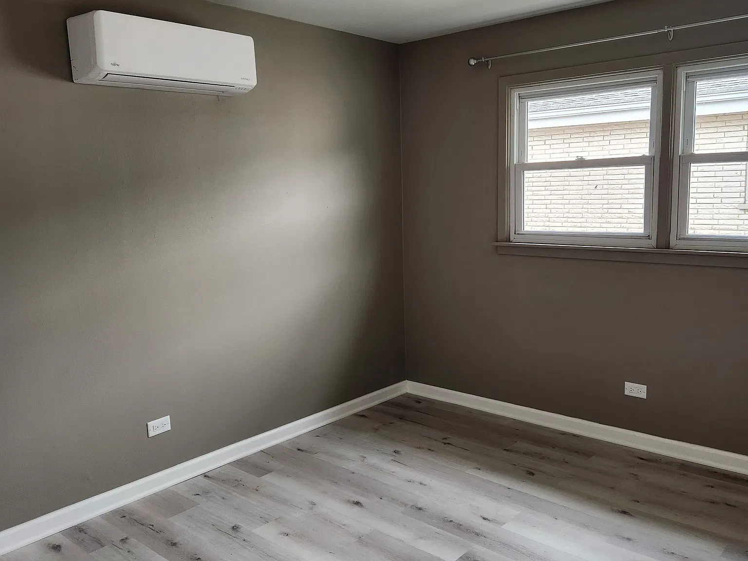 2 bed, 1000 sqft, $1,850 — Photo 2