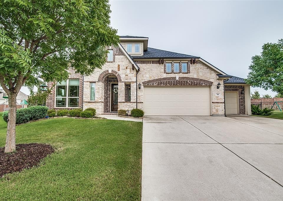 1st image of 900 Woodstream Dr