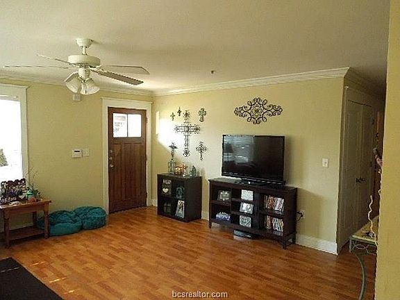 4th image of 1725 Harvey Mitchell Pkwy S APT 1815