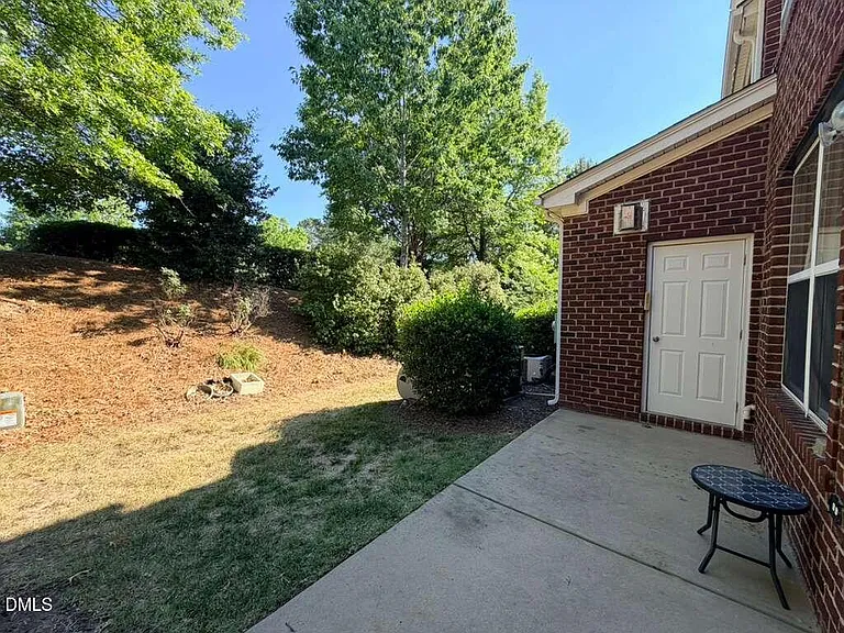 1061 Remington Oaks Cir — Photo 25
