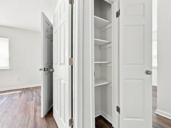 4th image of 2100 House Ave APT 2