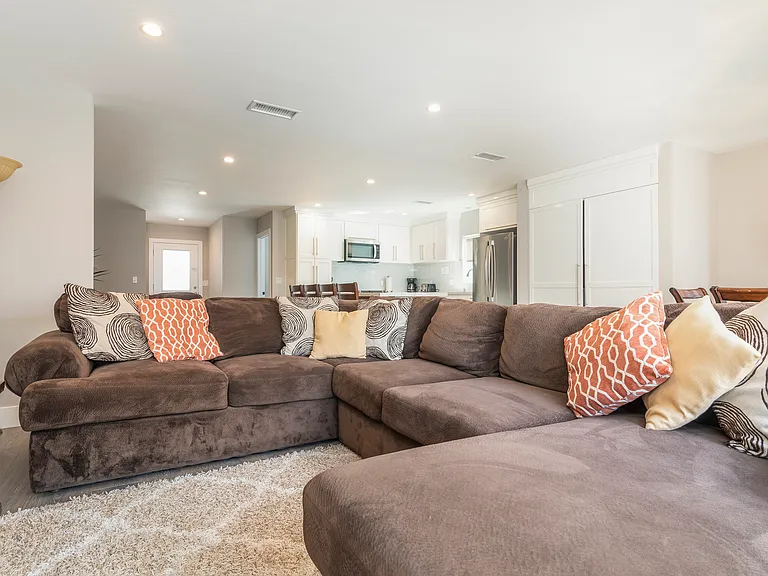 6222 Danbury Way — Photo 37