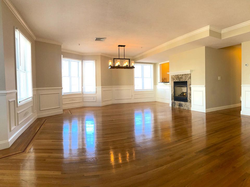 1st image of 909 Washington St Unit 3