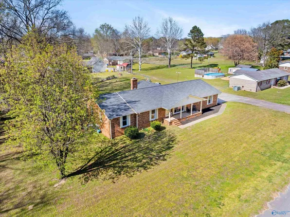 15209 Clodessa Dr, Athens, AL 35611