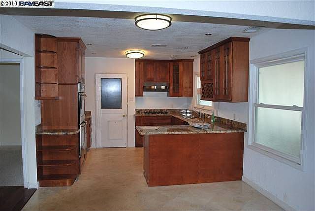 1st image of 2827 Somerset Ave