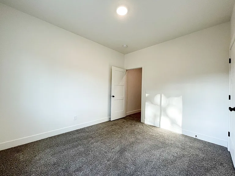 Bluffview Townhomes — Photo 19