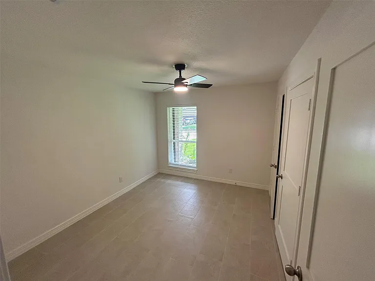 1139 Pinecroft Dr — Photo 6