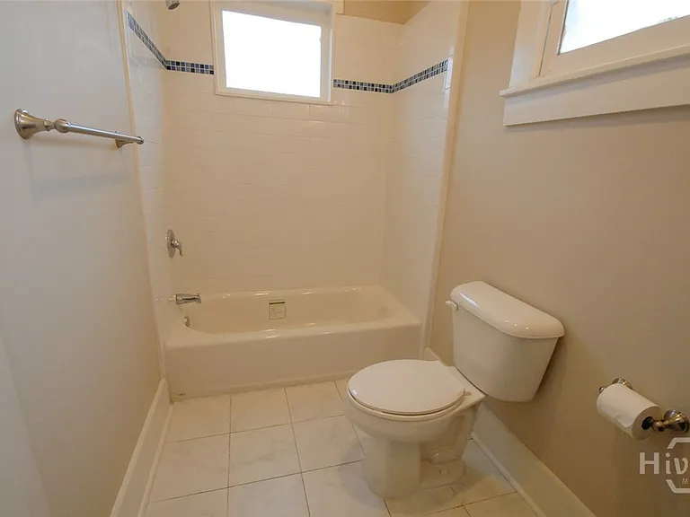 542 E Bolton St — Photo 12