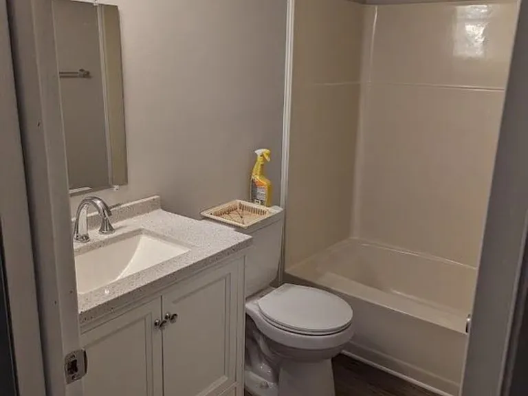 1436 Ellesmere Ave NW — Photo 5
