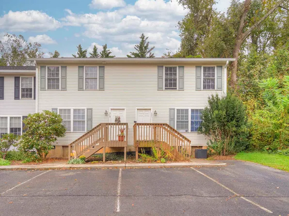 515 School Ln, Christiansburg, VA 24073