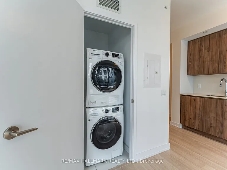15 Richardson St #316 — Photo 23