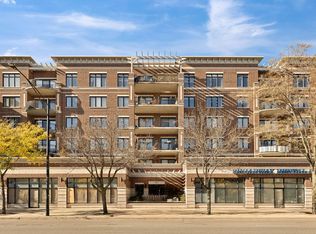 5858 N Broadway St, Chicago, IL 60660