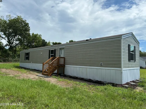 109 Wendy Hill Lane, Sneads Ferry, NC 28460