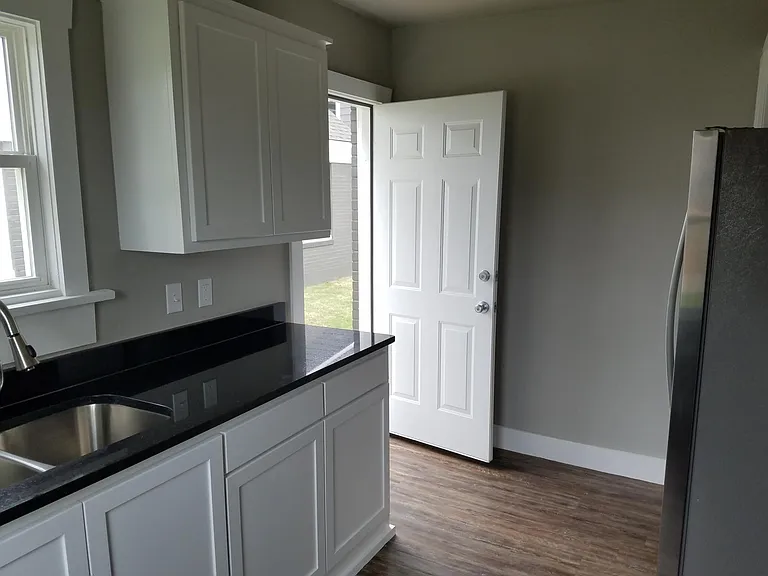 1321 N Klein Ave — Photo 8