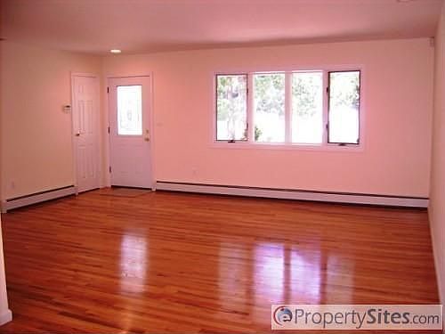 3rd image of 17 Kinsella St