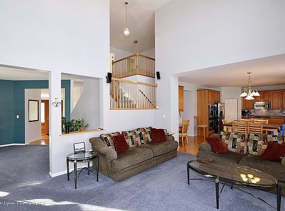 5th image of 2401 Moutray Ln