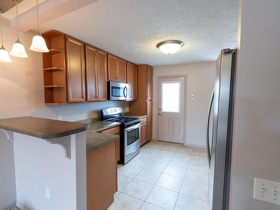 1st image of 221 Maple St