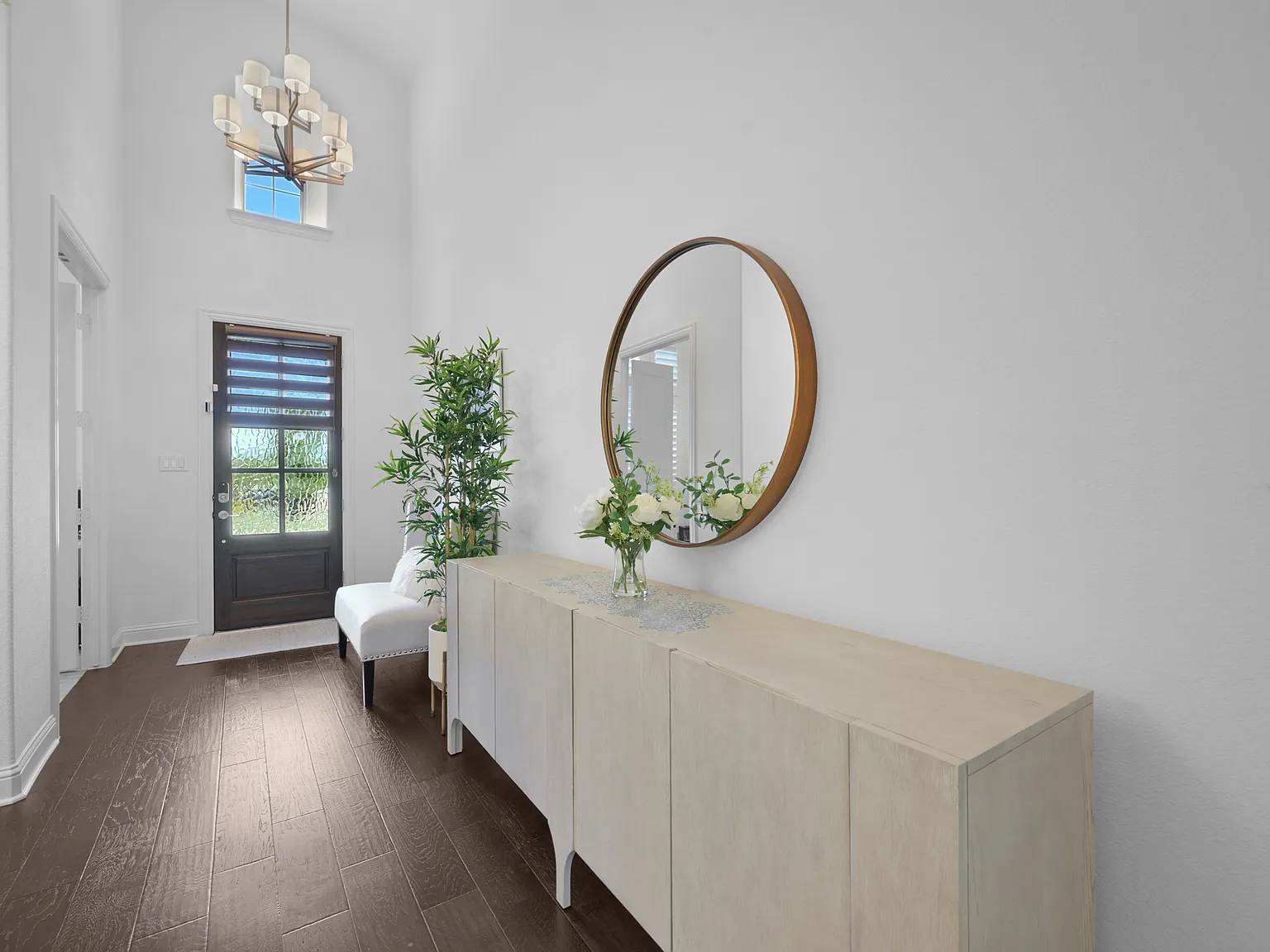 5 bed, 3707 sqft, $5,500 — Photo 4