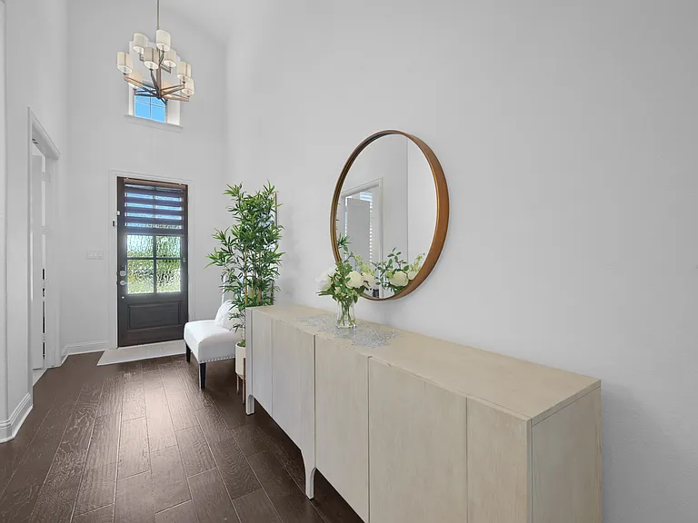 731 Drummond Dr — Photo 4