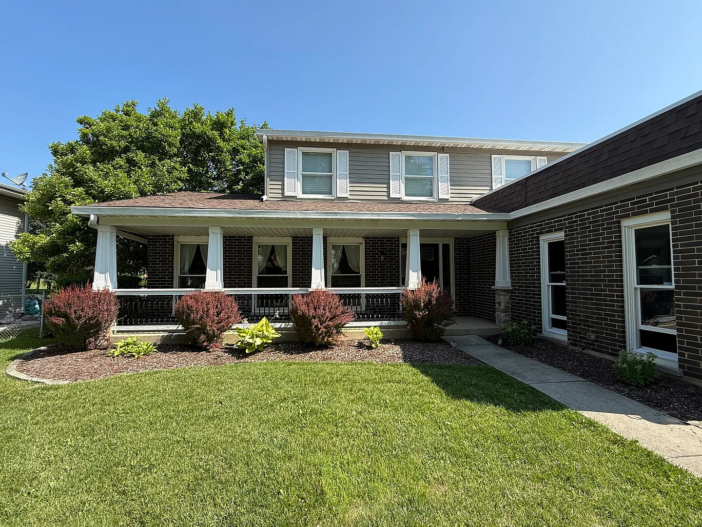 4 bed, 2.5 bath, $4,200 — Photo 3