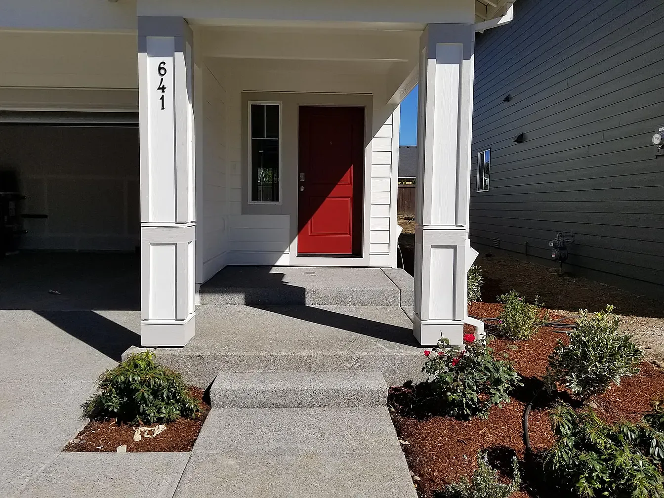 4 bed, 2.5 bath, 1940 sqft, $2,790 — Photo 2