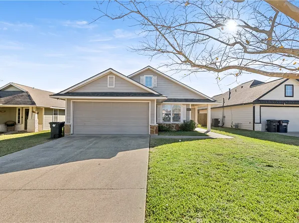 1002 Crested Point Dr, College Station, TX 77845