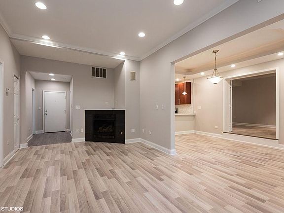 2nd image of 7078 N Wolcott Ave