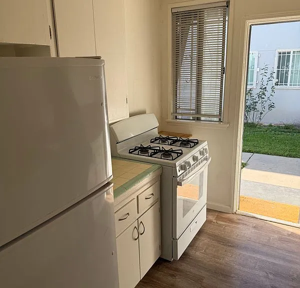3477 Carmona Ave — Photo 7